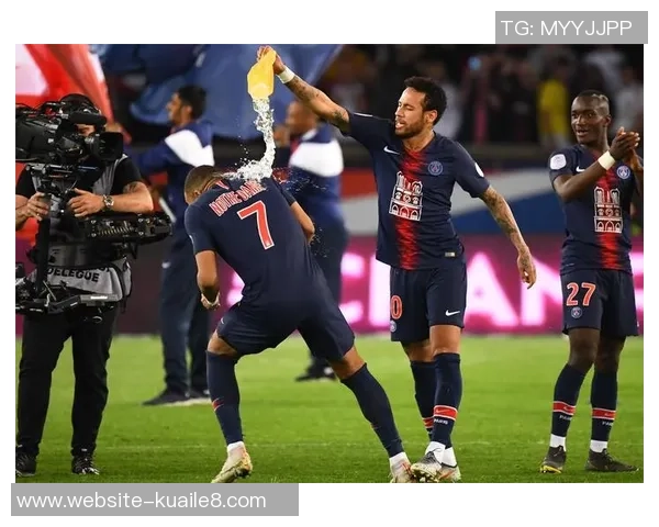 巴黎与洛里昂精彩对决比分揭晓赛季最新战绩分析